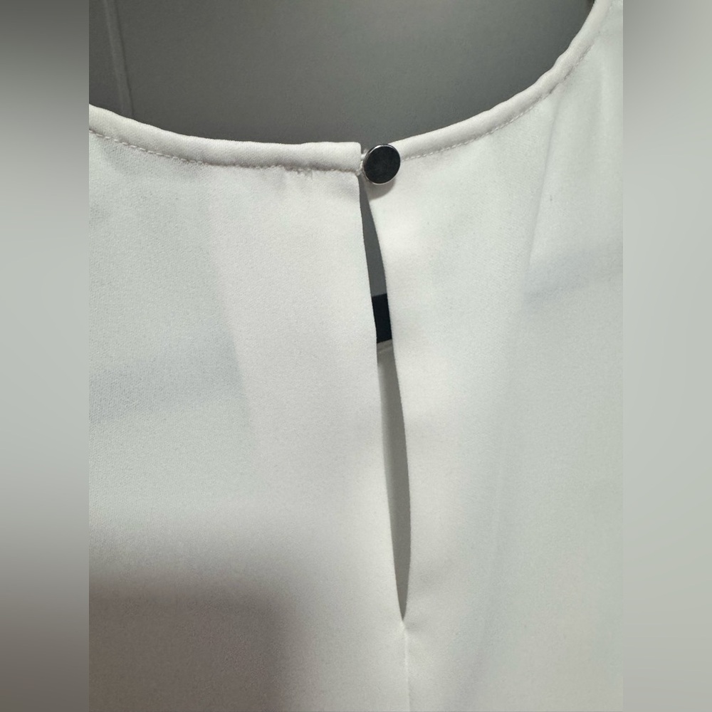 Aritzia Babaton tie front blouse Size S - Picture 8 of 8